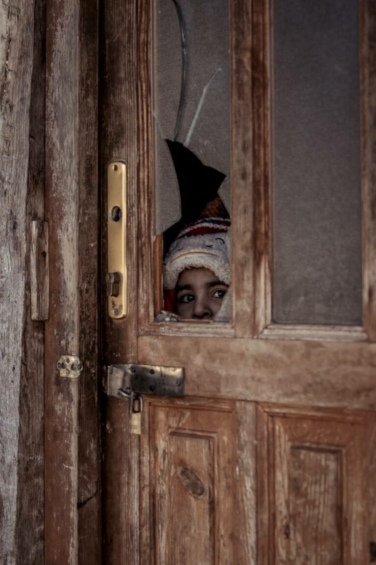 Milene van Arendonk - Peaking through